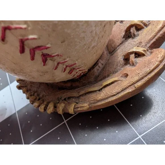 Baseball Photo Post Card Holder Decor Resin wire mit and ball 6 posts 13 inch - Picture 10 of 11